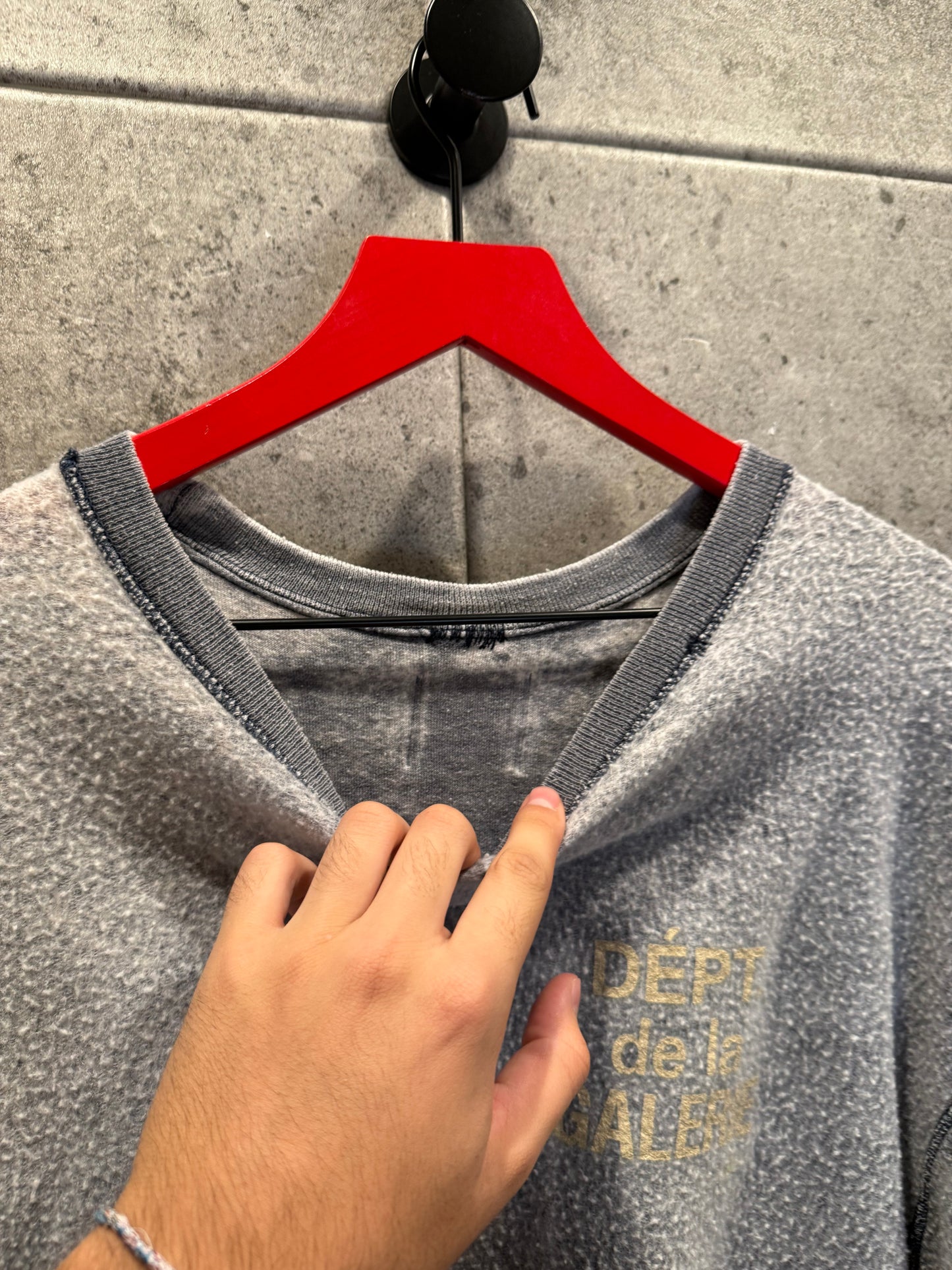 Gallery dept og reversible crewneck