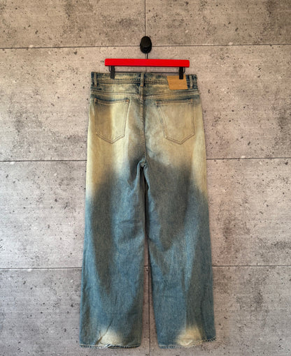 Enfants riches deprimes corpse pose denim