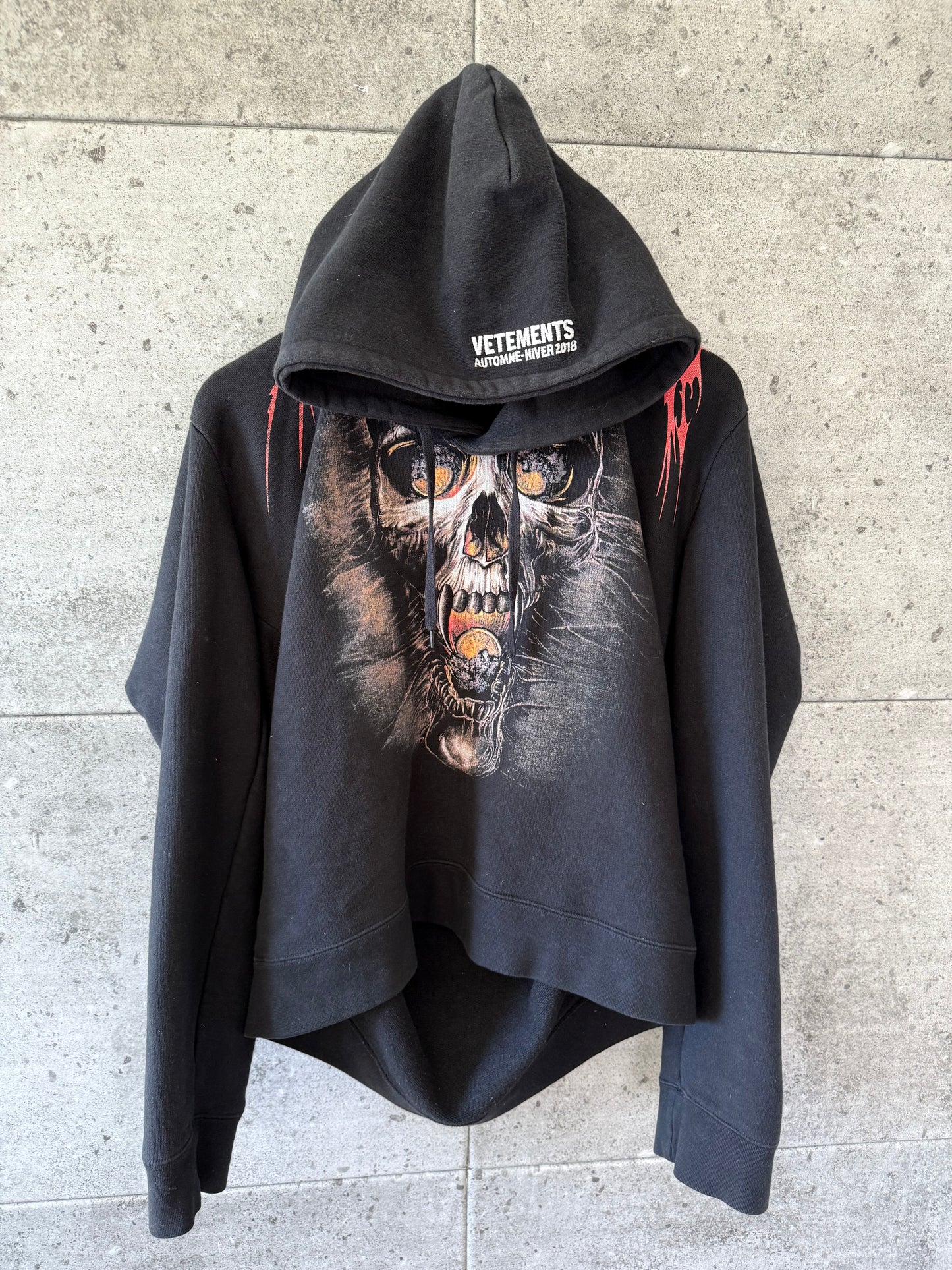 Vetements misplaced skull logo hoodie