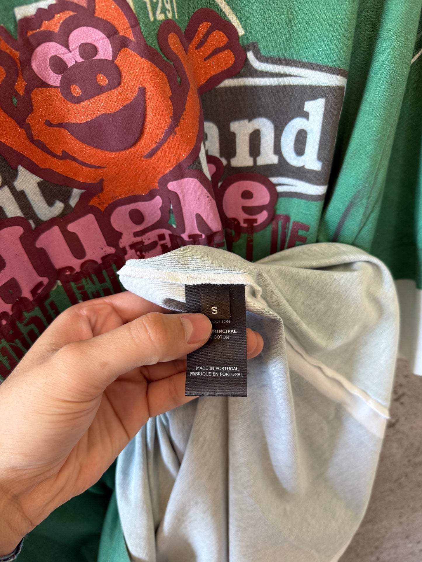 Vetements hug me t shirt