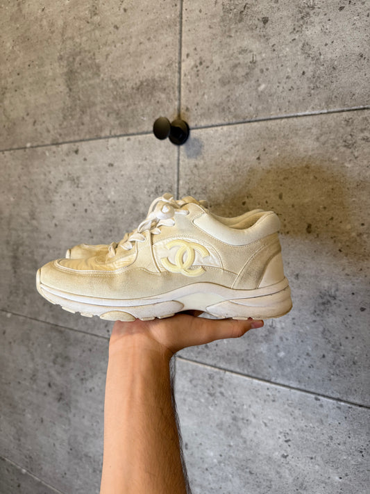 Chanel cc low top trainer