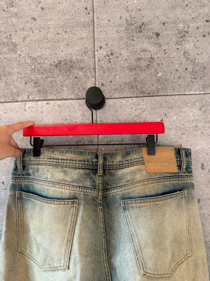 Enfants riches deprimes corpse pose denim