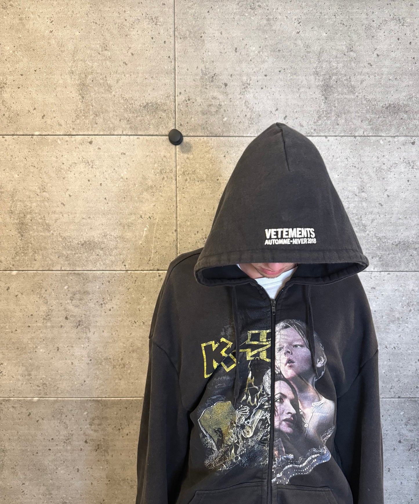 Vetements titanic kiss zip up