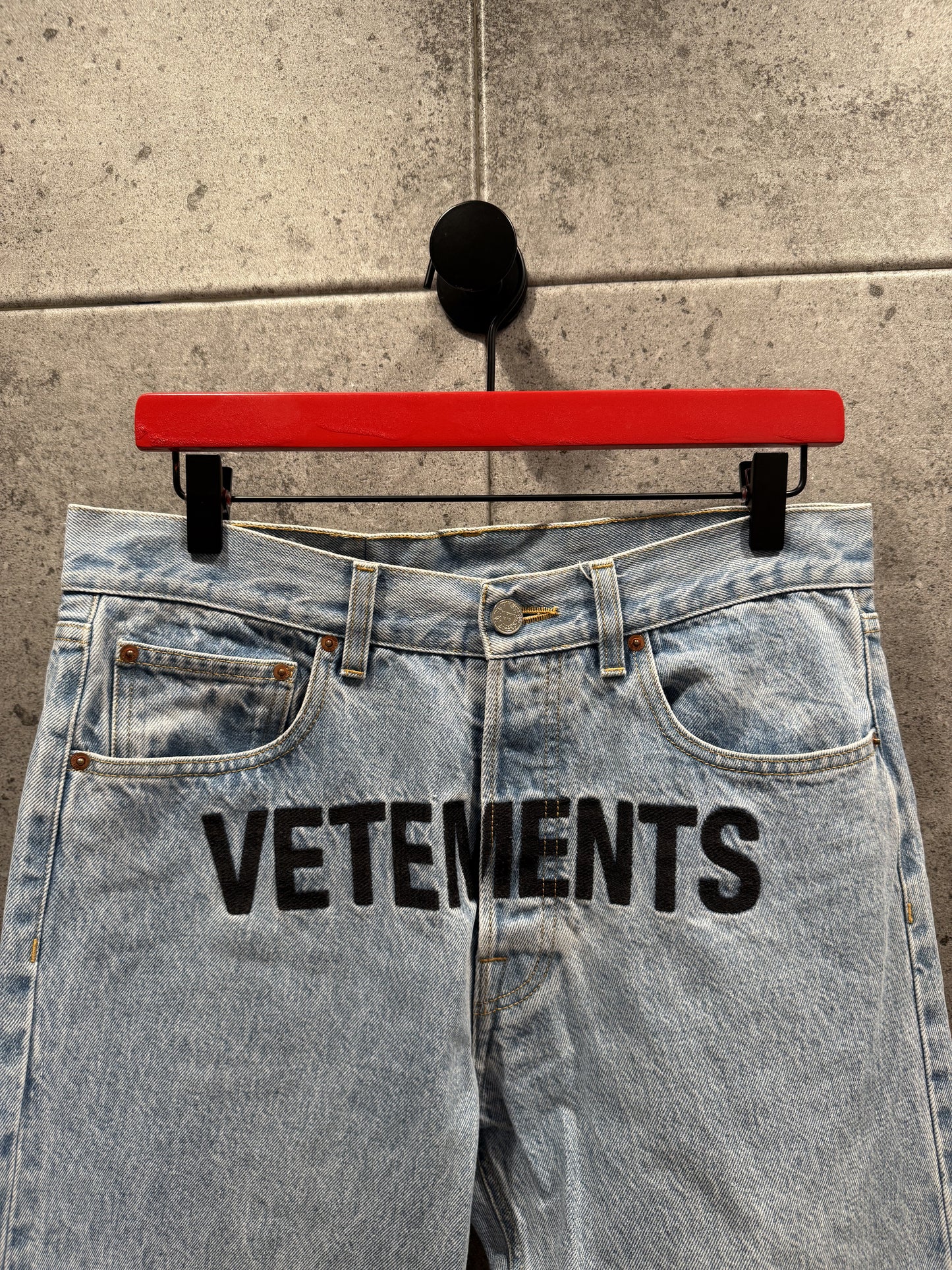 Vetements Logo Jeans