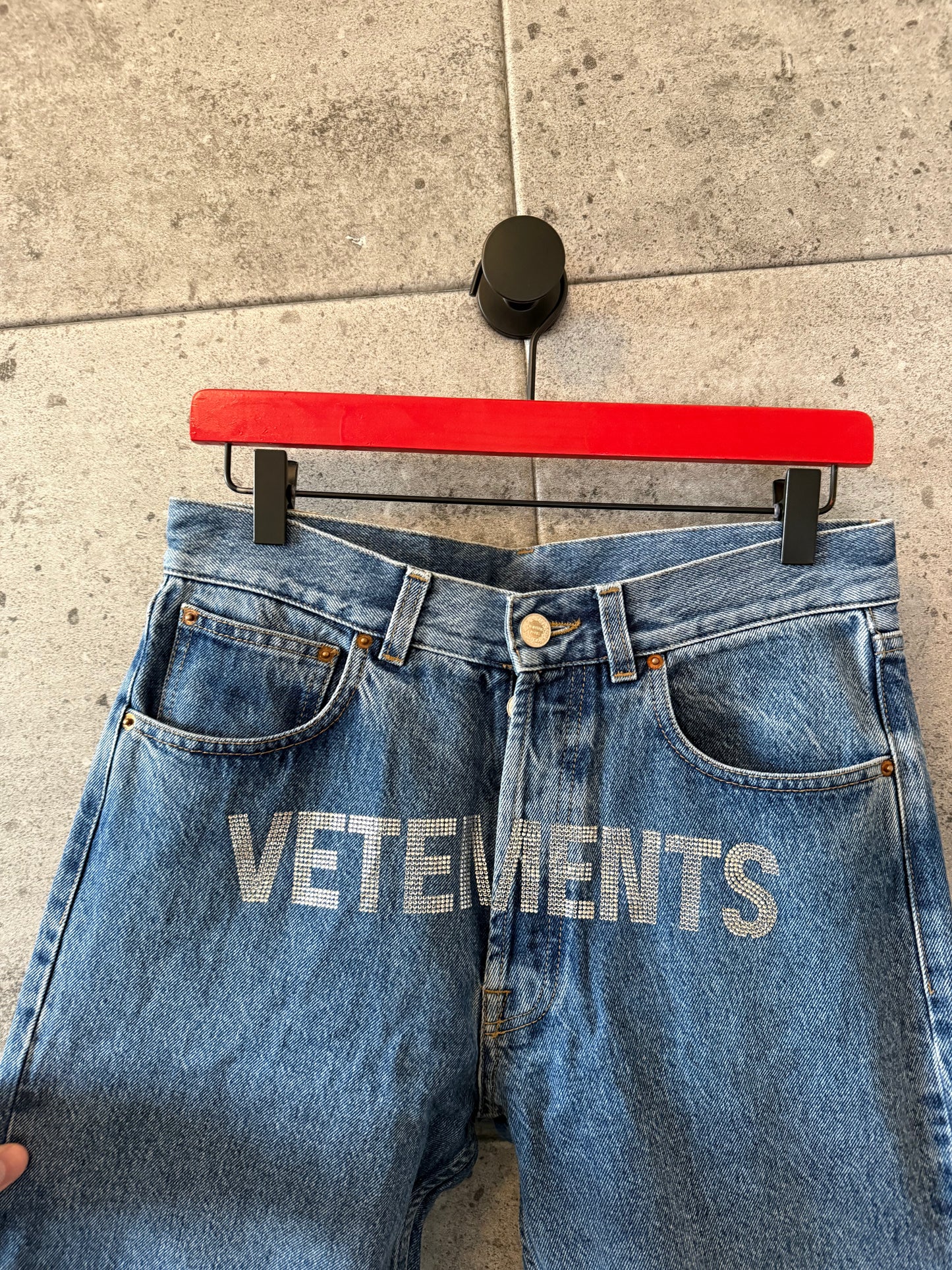 Vetemets rhinestone logo denim