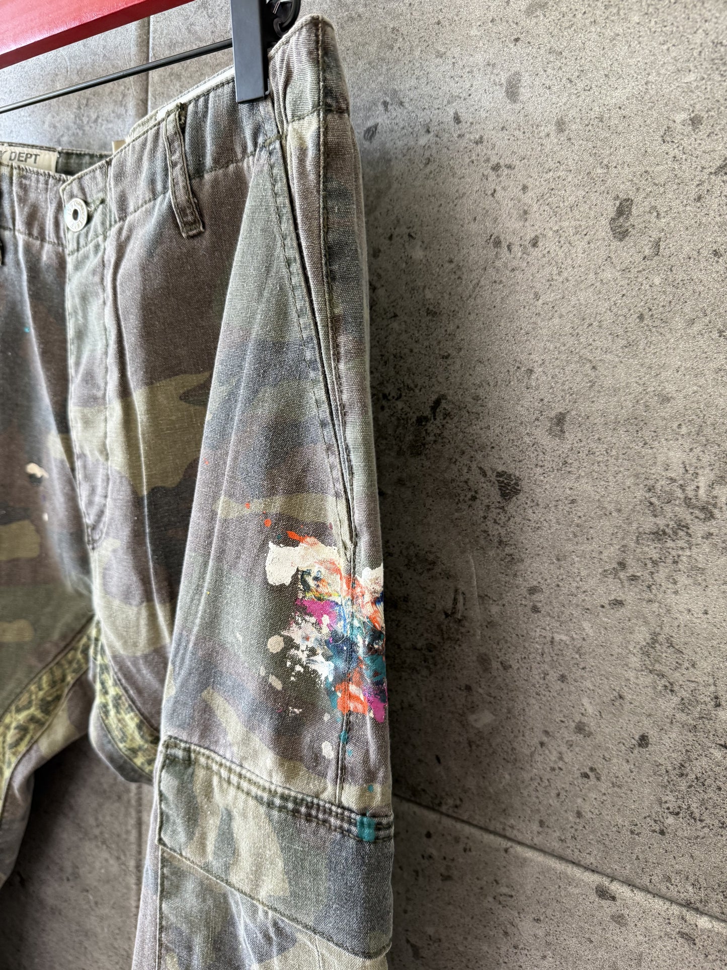 Gallery Dept camo La flares